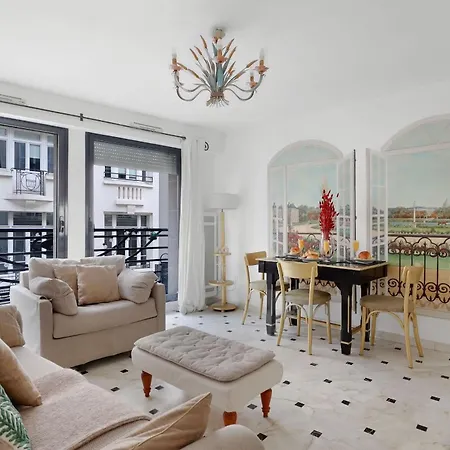 Madeleine & Champs-elysees - 2br 2ba With Balcony - Vacation Paris