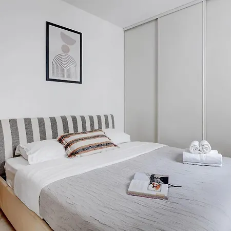 Apartment Madeleine & Champs-elysees - 2br 2ba With Balcony - Vacation *