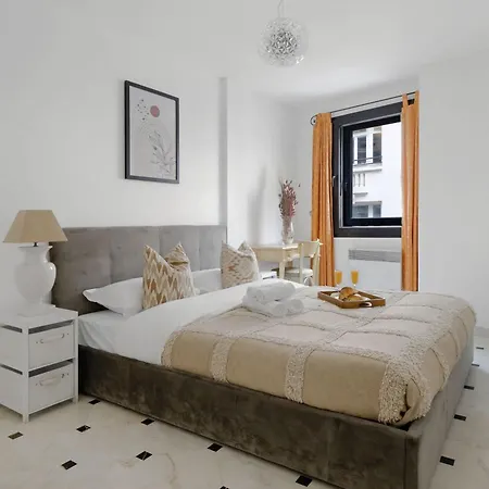 Apartment Madeleine & Champs-elysees - 2br 2ba With Balcony - Vacation