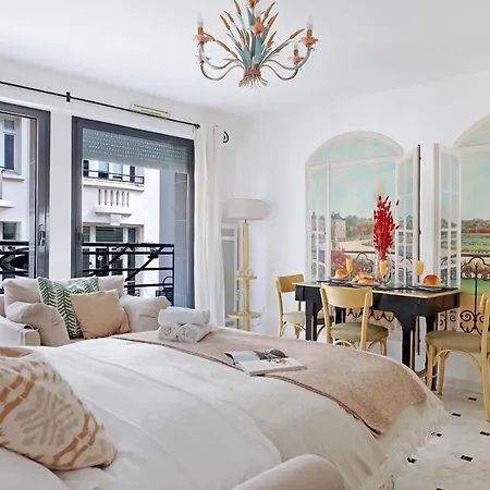 Madeleine & Champs-elysees - 2br 2ba With Balcony - Vacation * Paris